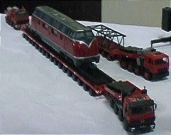 Modellbau - Transport einer Diesellokomotive - Copyright: www.olli80.de
