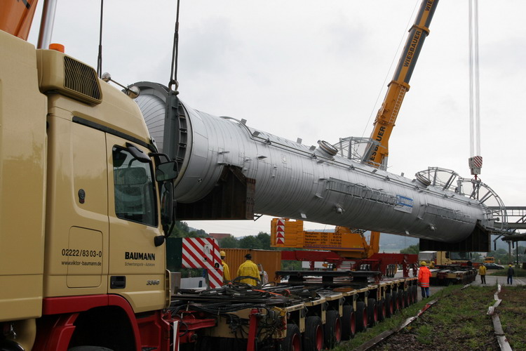 Tandemhub einer 220 Tonnen schweren Kolonne - Copyright: www.olli80.de