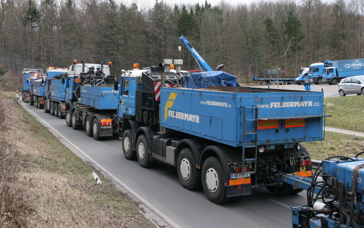 Generatorentransport durch Felbermayr in Kelheim