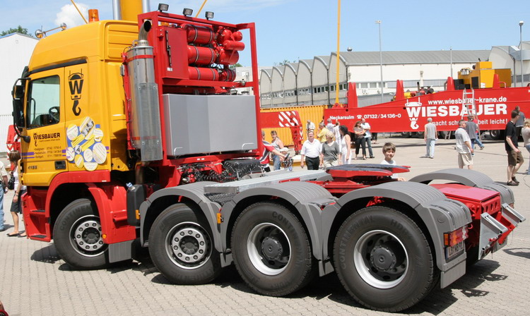 Wiesbauer MB Actros 4155