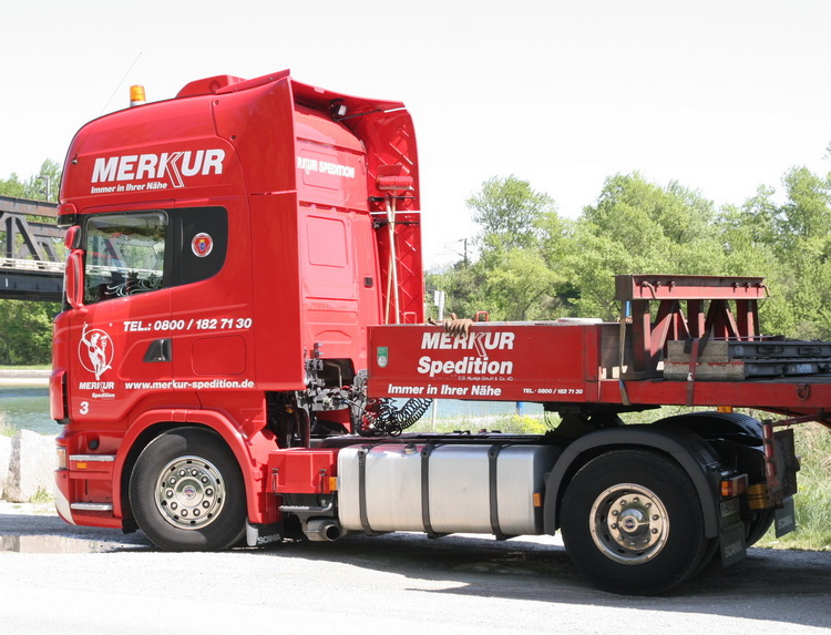 Merkur Scania mit Raumzelle