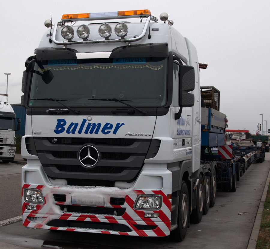 Balmer MB Actros 4155 mit Goldhofer THP Achslinien und Zwischenbett - Copyright: www.olli80.de