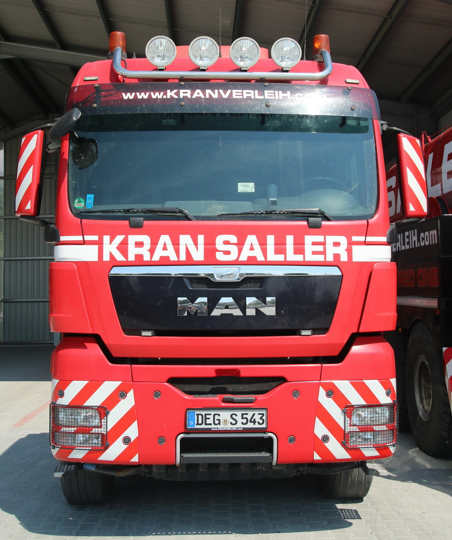 Kran Saller MAN TGX 33.540 Frontansicht - Copyright: www.olli80.de