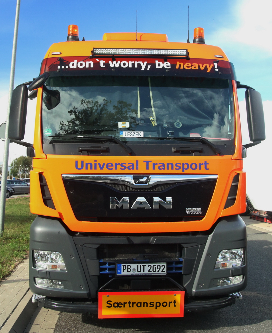 Universal Transport  MAN TGX 33.500 - Copyright: www.olli80.de