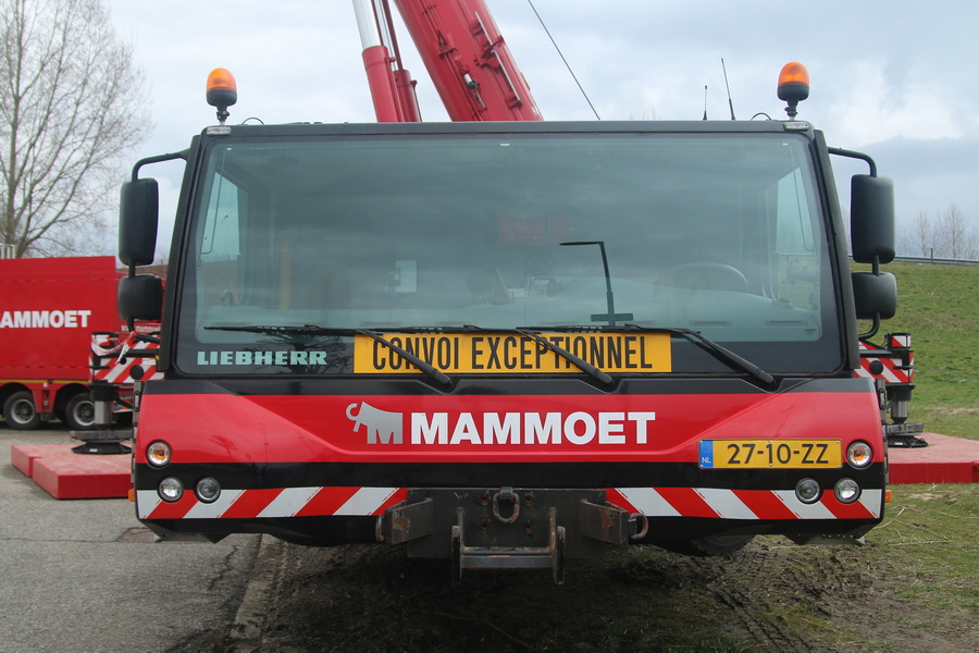 Mammoet LTM 1650-8.1 Frontansicht - Copyright: www.olli80.de