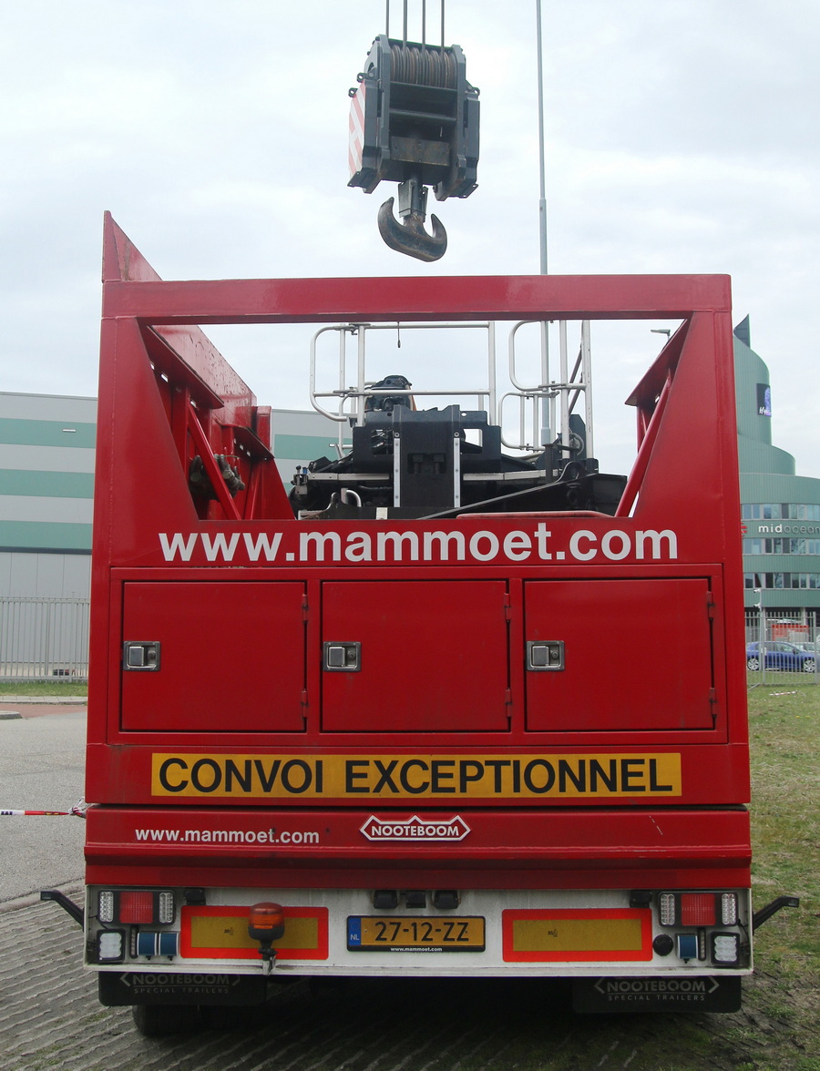 Mammoet MB Arocs 3358 mit Nooteboom Semiauflieger - Copyright: www.olli80.de