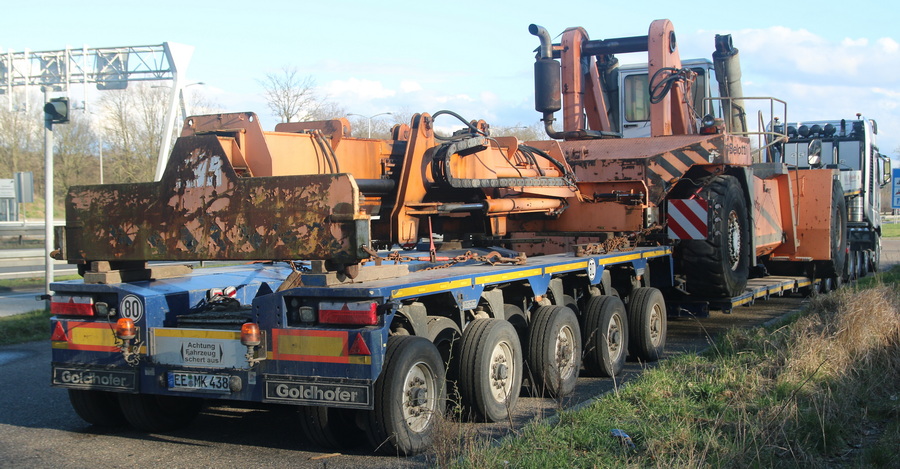 Maxikraft mit Belotti Containerstapler - Copyright: www.olli80.de