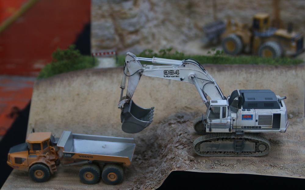 Timo Bachhuber - Liebherr R 984 - Copyright: www.olli80.de