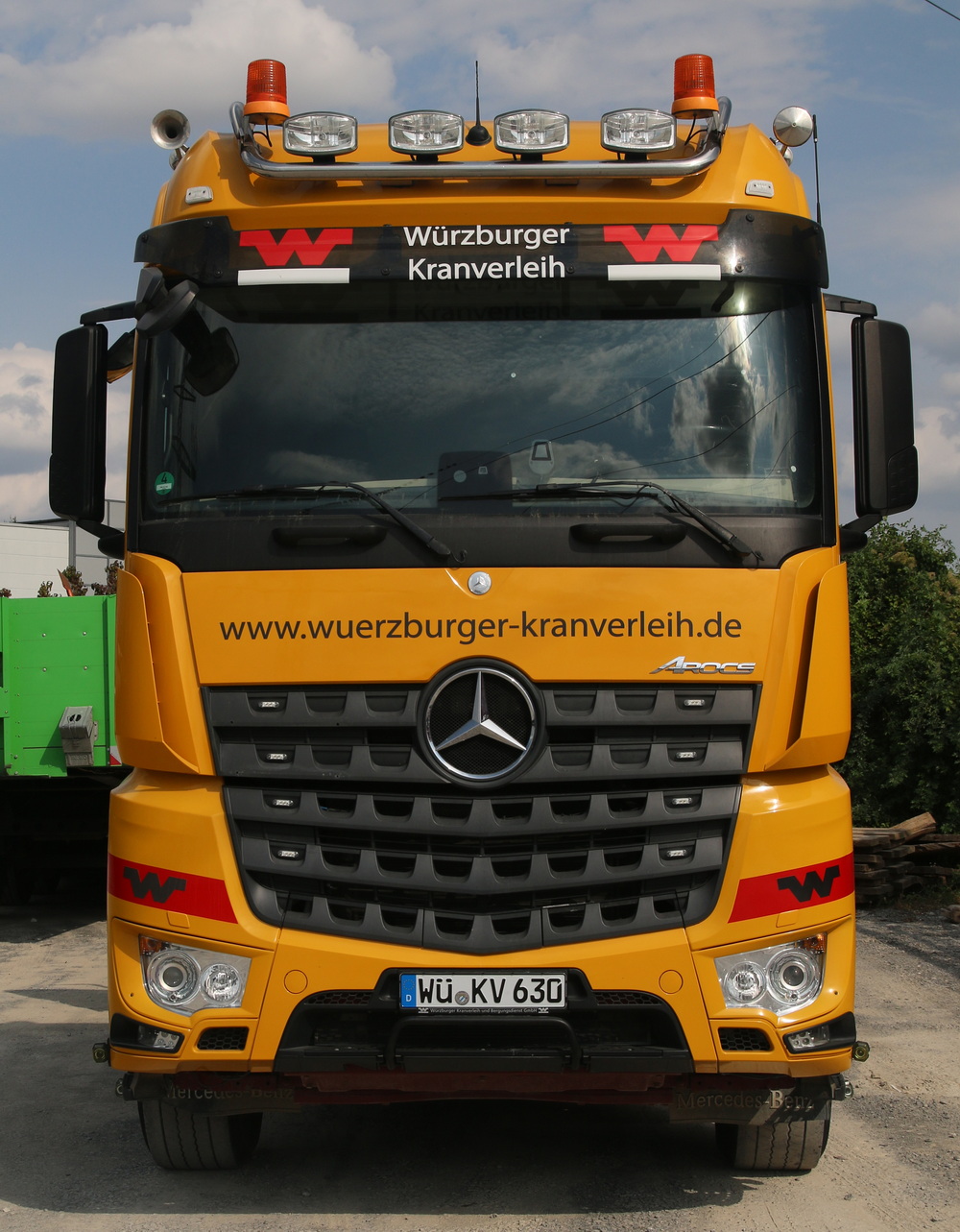 Würzburger Kranverleih MB Arocs 3363 - Copyright: www.olli80.de