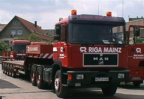 Riga MAN F90 mit Goldhofer Semitrailer - Copyright: www.olli80.de