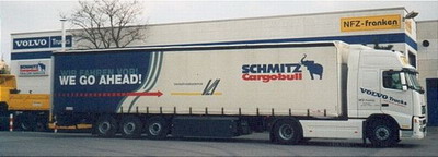 Volvo FH 12 mit Schmitz Cargobull-Auflieger - Copyright: www.olli80.de