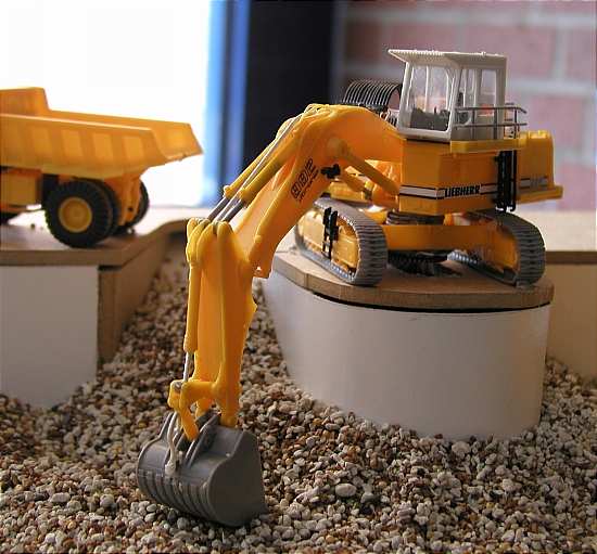 Minibauma: Liebherr R 992 Funktionsmodell - Copyright: www.olli80.de
