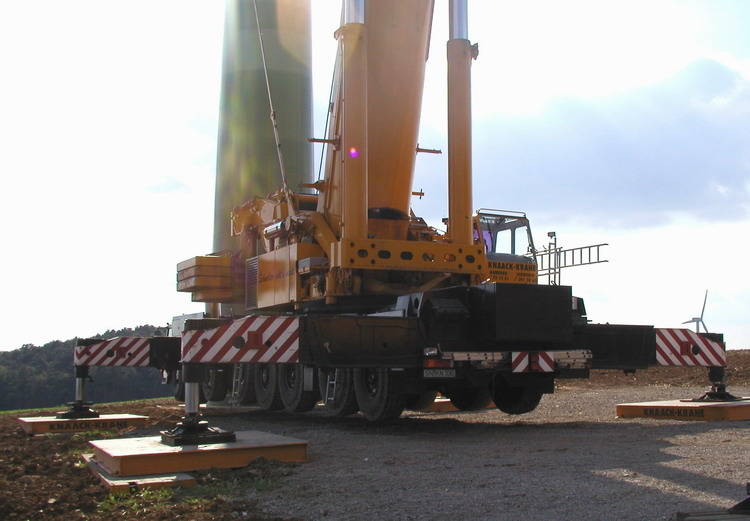 Knaack - LTM 1500 mit 84 Meter langem Teleskopmast - Copyright: www.olli80.de