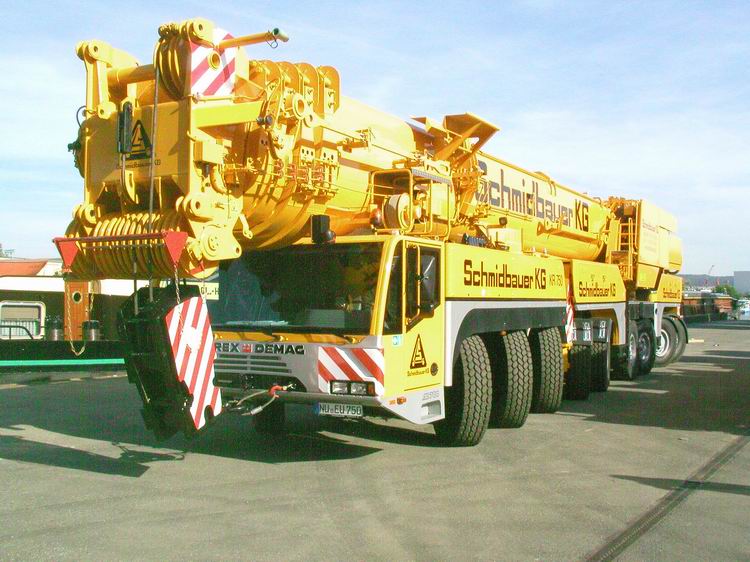 Schmidbauer Terex AC 700 Fahrtstellung