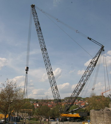 Brückendemontage in Ochsenfurt mit dem Gottwald AK 850-103 GT von Schmidbauer - Copyright: www.olli80.de