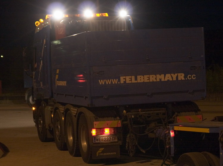 Heckansicht Felbermayr Actros Titan 4160 - Copyright: www.olli80.de