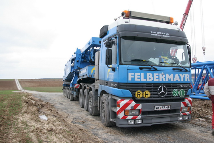 Felbermayr MB Actros 3553 mit Oberwagen LR 1750