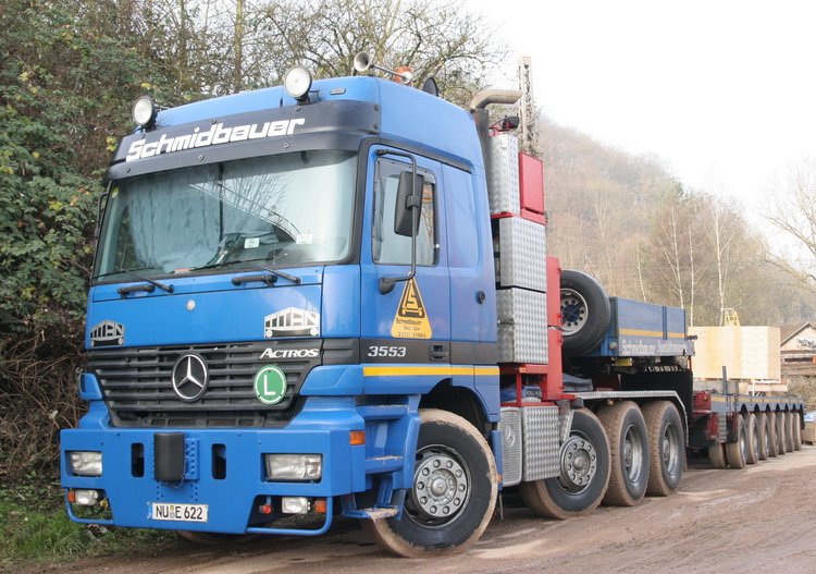 Schmidbauer MB Actros Titan 3553