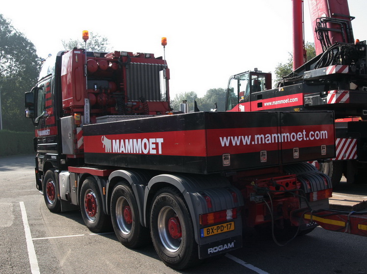Mammoet Actros MP 3 4165 - Copyright: www.olli80.de