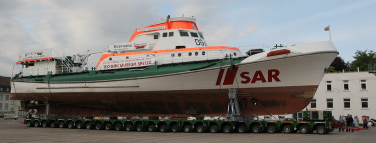 Seenotrettungskreuzer John T. Essberger - Copyright: www.olli80.de