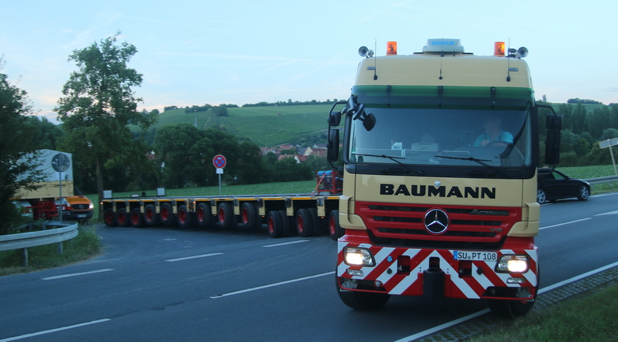 Baumann MB Actros MP II 4160 mit Goldhofer THP Achslinien - Copyright: www.olli80.de