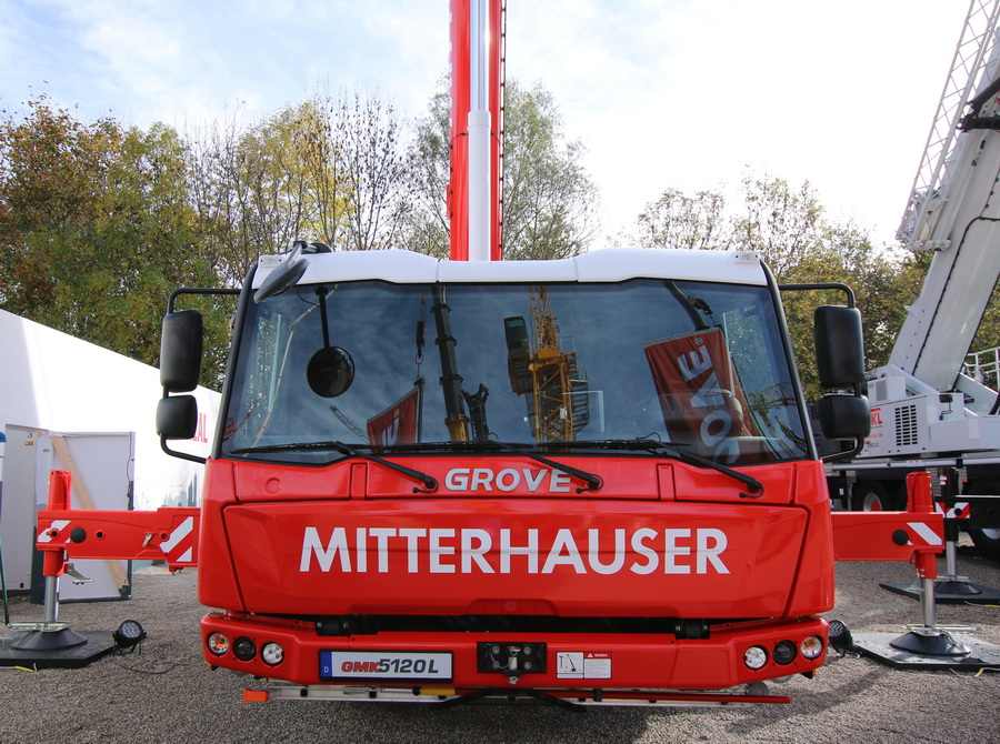 Bauma 2022 - Grove GMK 5120 Mitterhauser Frontansicht Fahrerkabine - Copyright: www.olli80.de