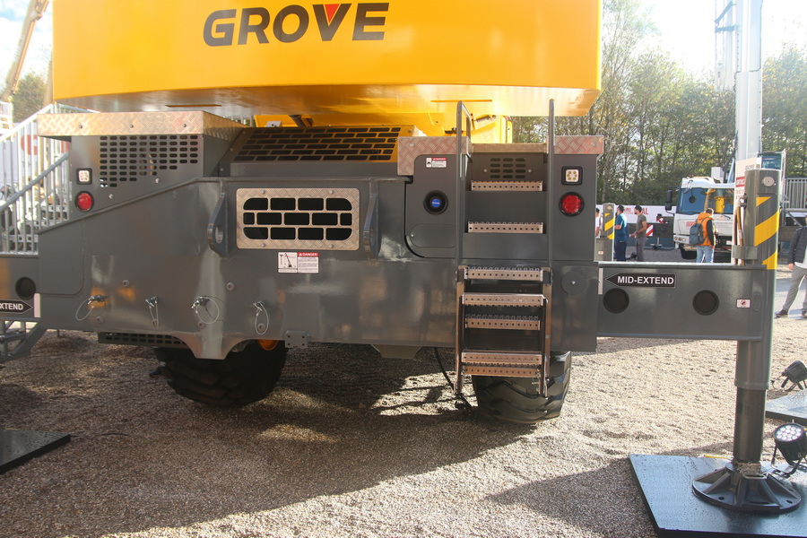 Bauma 2022 - Grove GRT 8120 PT Superkrane Unterwagen - Copyright: www.olli80.de