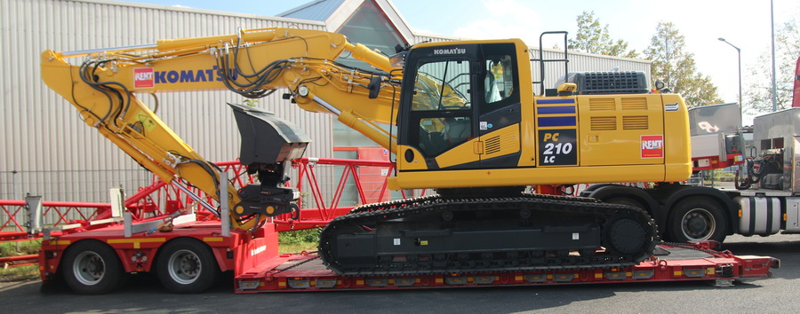 Gebr. Markewitsch - Kässbohrer Tieflader mit Komatsu Bagger - Copyright: www.olli80.de