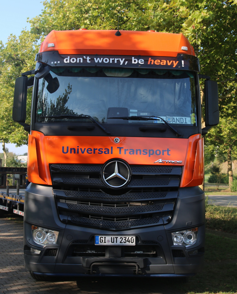 Universal Transport - MB Actros 2658 mit Doll panther - Copyright: www.olli80.de