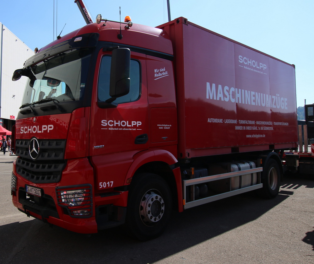 Scholpp MB Koffer-LKW mit Tiefladeanhänger - Copyright: www.olli80.de