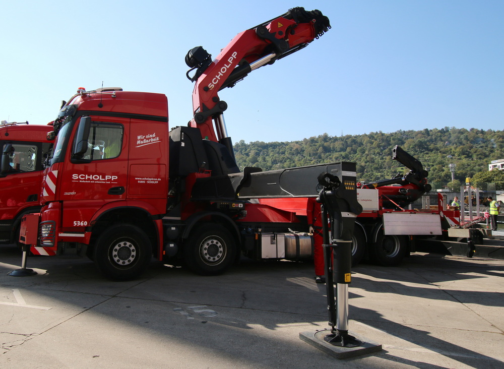 Scholpp MB Arocs mit Ladekran - Copyright: www.olli80.de
