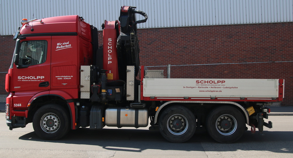 Scholpp MB Arocs mit Ladekran und Pritsche - Copyright: www.olli80.de