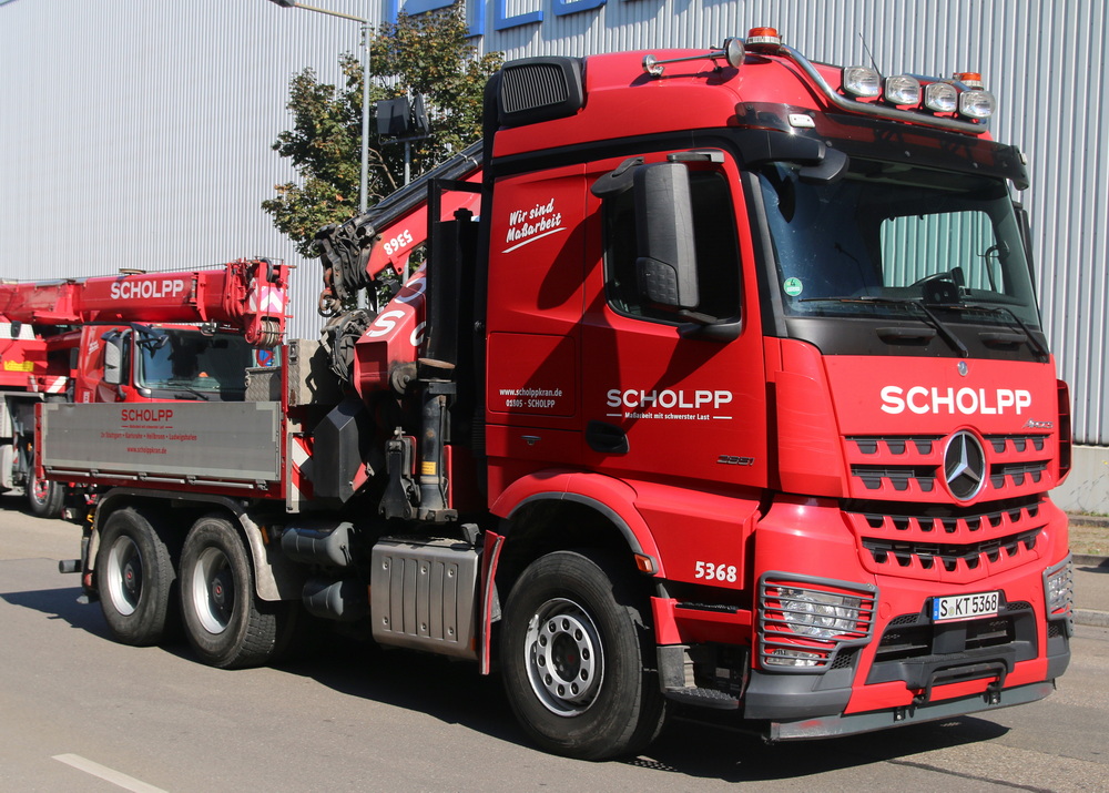 Scholpp MB Arocs mit Ladekran und Pritsche - Copyright: www.olli80.de