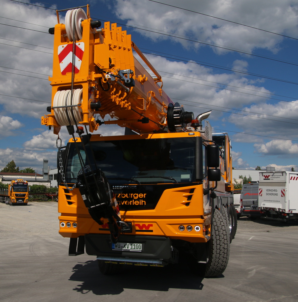 Würzburger Kranverleih LTM 1100-5.3 - Copyright: www.olli80.de