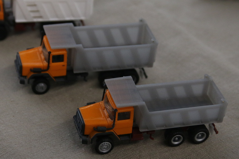 Robert Englert: LKW-Aufbauten - Copyright: www.olli80.de