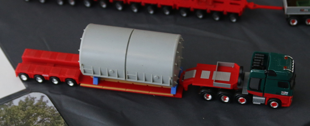 Daniel Karlshaus: Behältertransport - Copyright: www.olli80.de