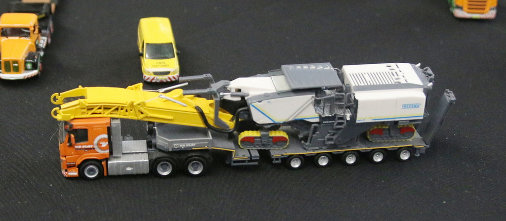 Piet Oversloot: Van der Vlist mit Aspahltfr&auml;se - Copyright: www.olli80.de