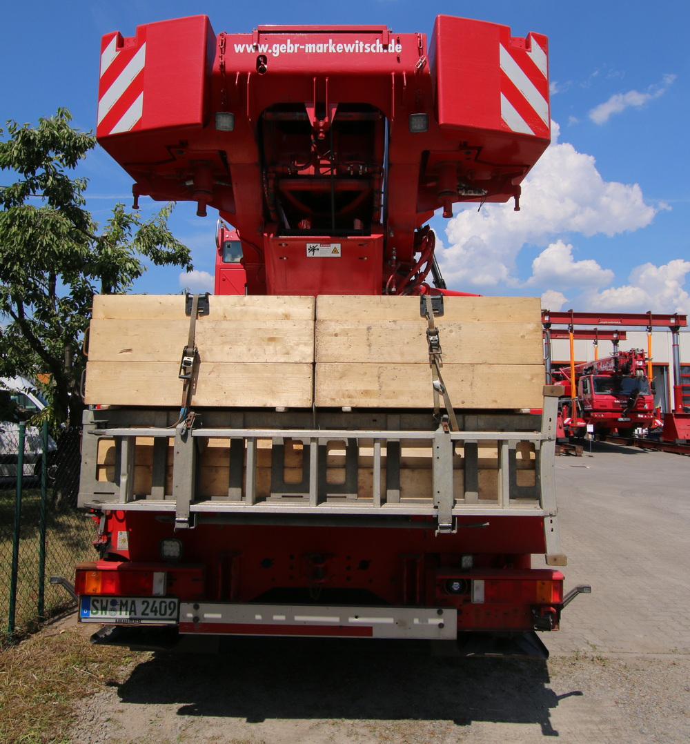 Gebr. Markewitsch - Liebherr LTM 1050-3.1 Heckansicht - Copyright: www.olli80.de