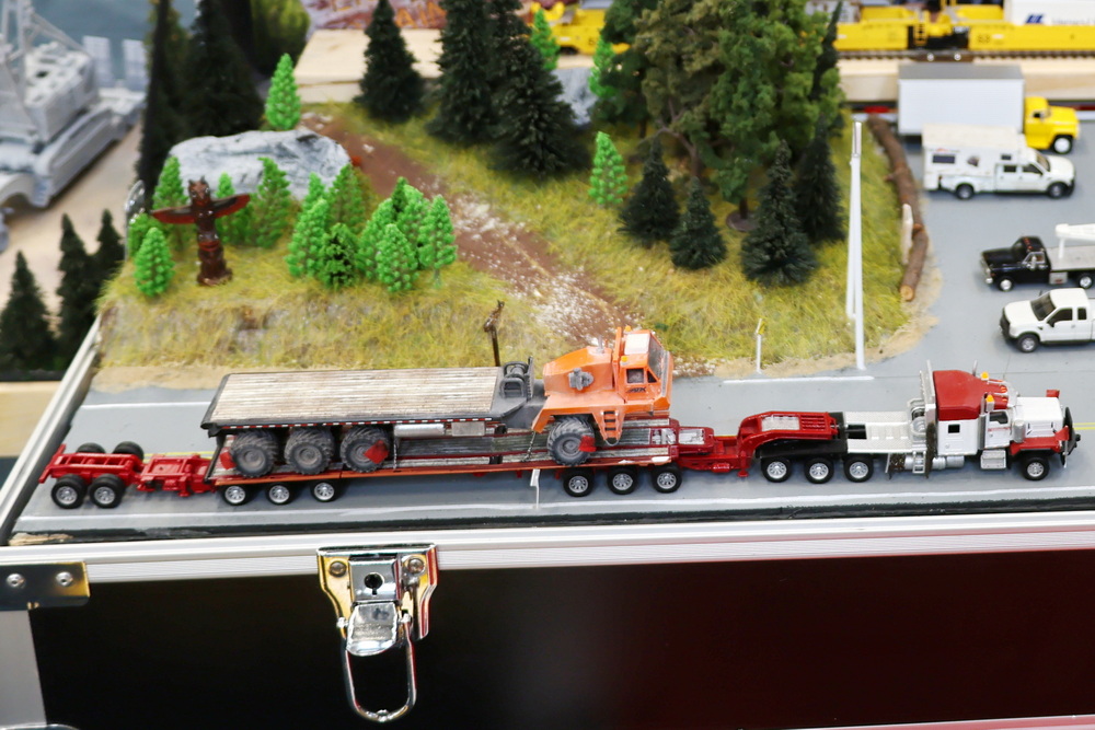 J&uuml;rgen Heinrich - Transport eines &Ouml;lfeldfahrzeugs - Copyright: www.olli80.de